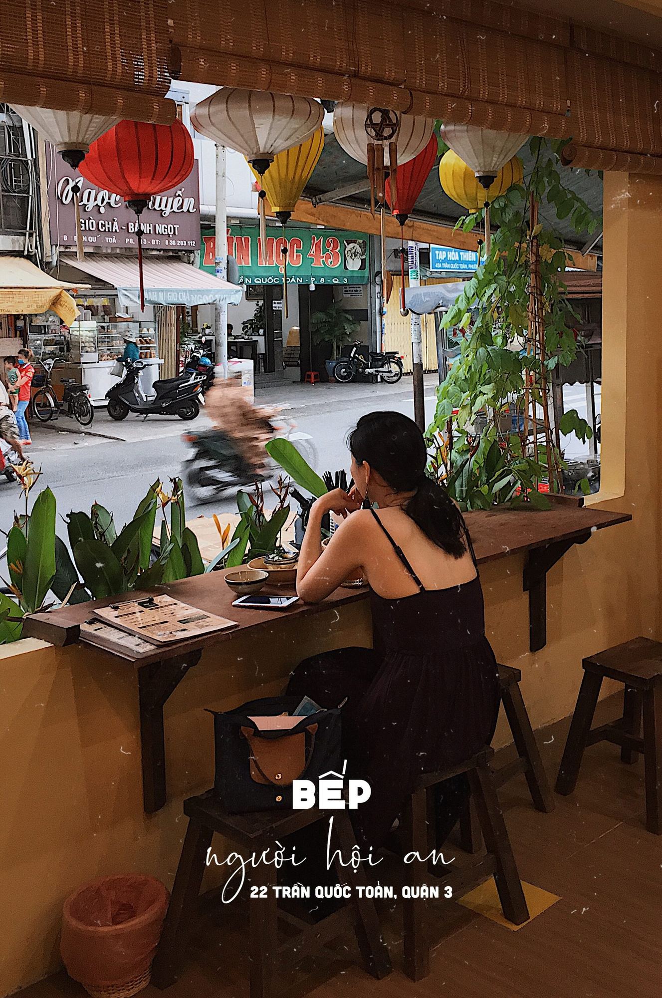 Cửa sổ và đèn lồng — nét Hội An giữa Sài Gòn